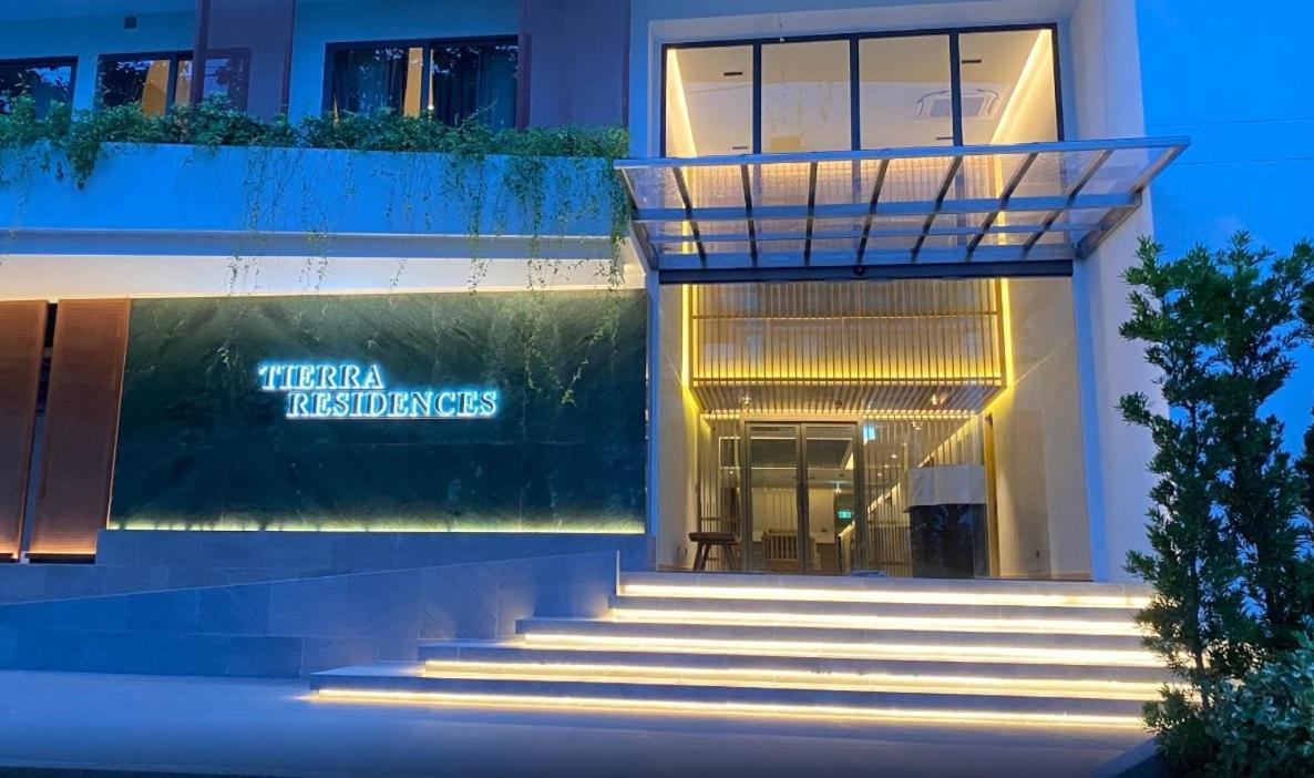 Tierra Residences Bangkok Bagian luar foto