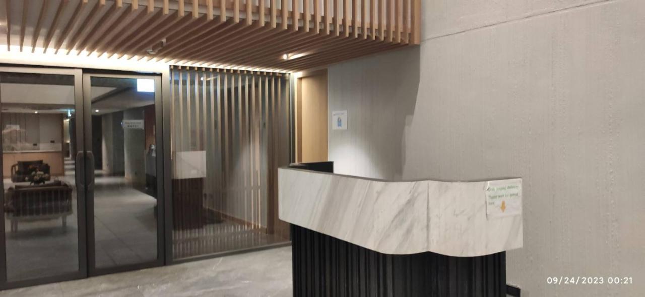 Tierra Residences Bangkok Bagian luar foto